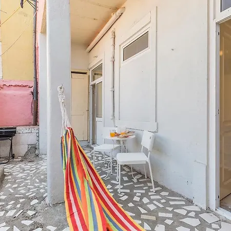 Ground Floor W/backyard * Lisbon