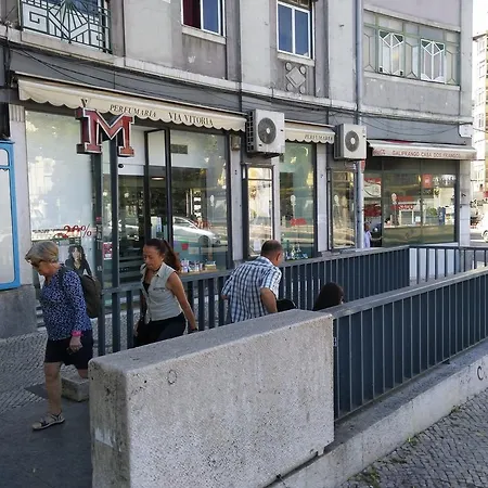 Ground Floor W/backyard Lisbon